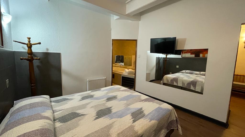 Habitación Tina Hidromasaje en Del Parque : MotelNow