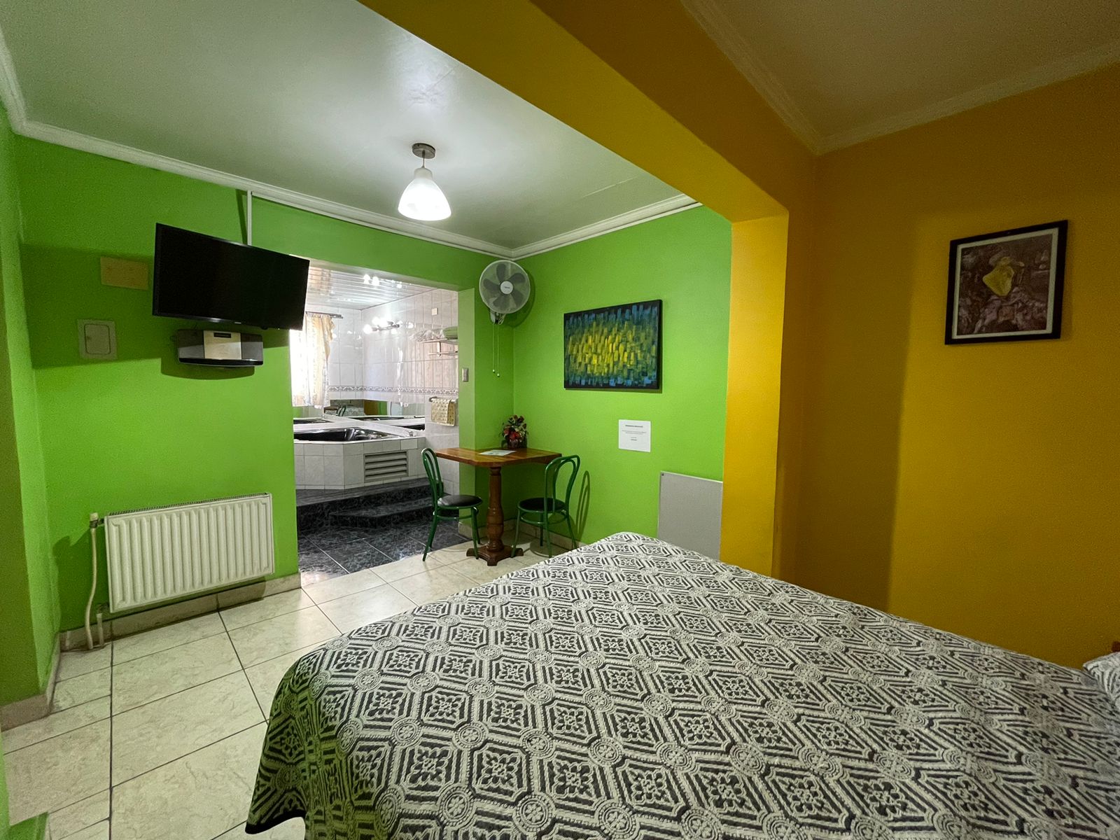 Habitación Tina Hidromasaje en Jardín : MotelNow