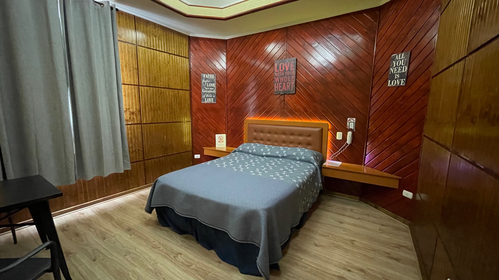 Habitación VIP en Le Chateau : MotelNow