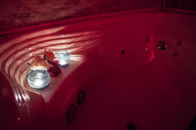 Habitación Jacuzzi en Hotel Mosqueto : MotelNow