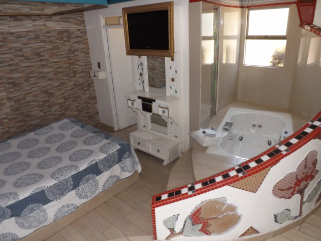 Habitación Jacuzzi en Hotel Trinidad 0476 : MotelNow