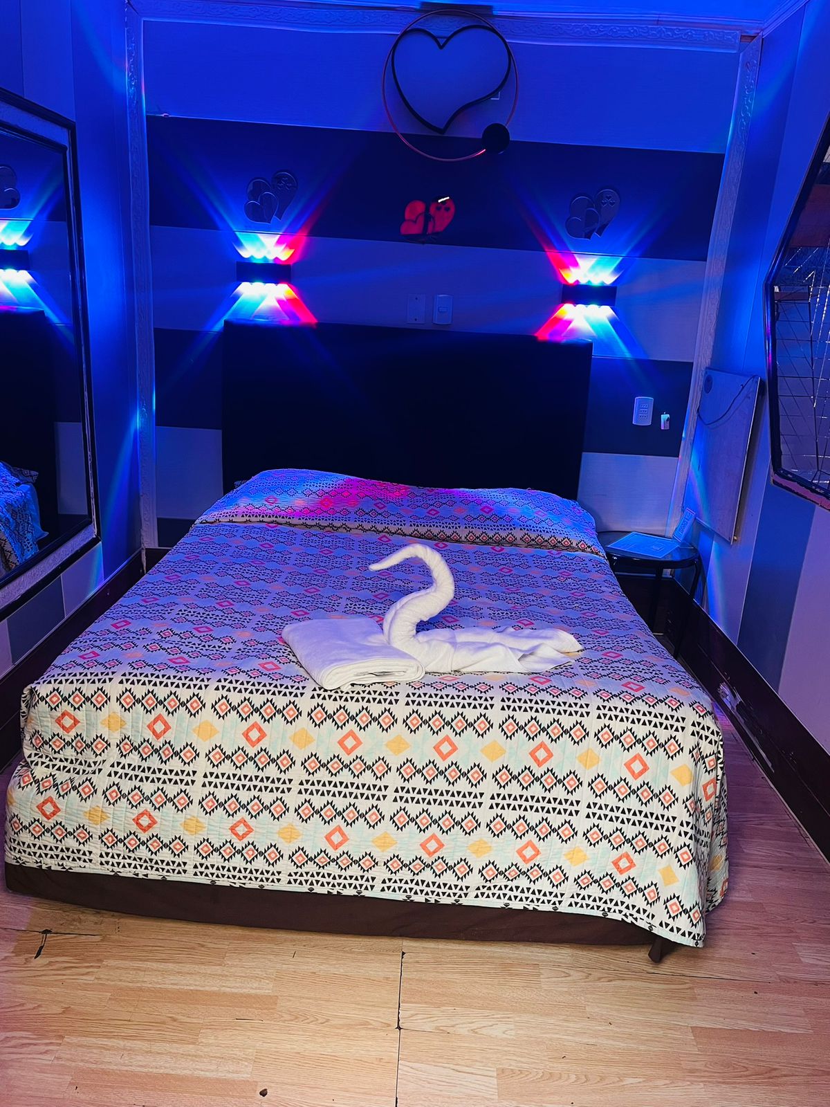 Habitación VIP en Rosas 2222 : MotelNow