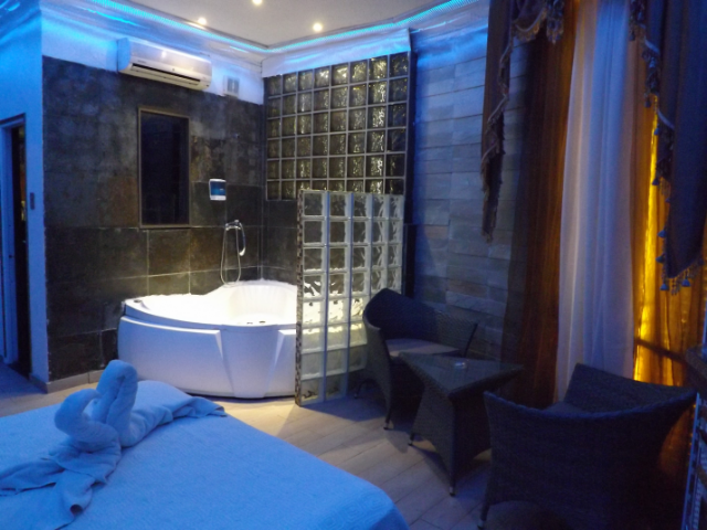 Habitación Jacuzzi en Hotel Sol y Luna : MotelNow