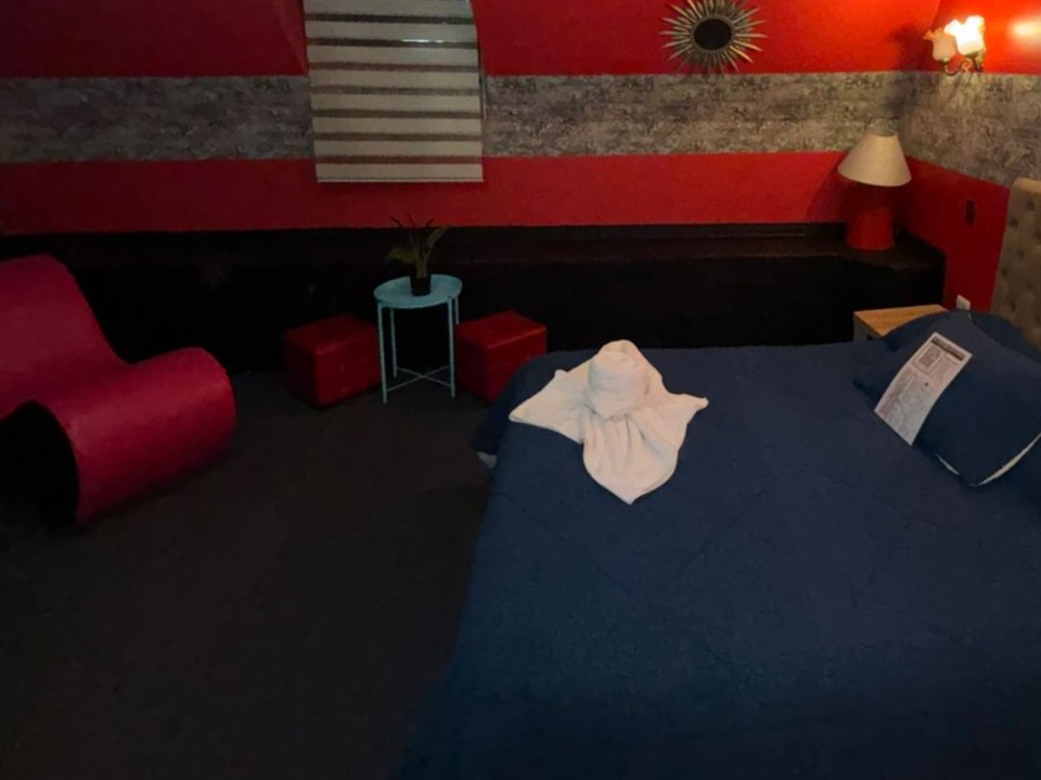 Habitación Suite con Sillón del Amor en Hotel Toesca : MotelNow