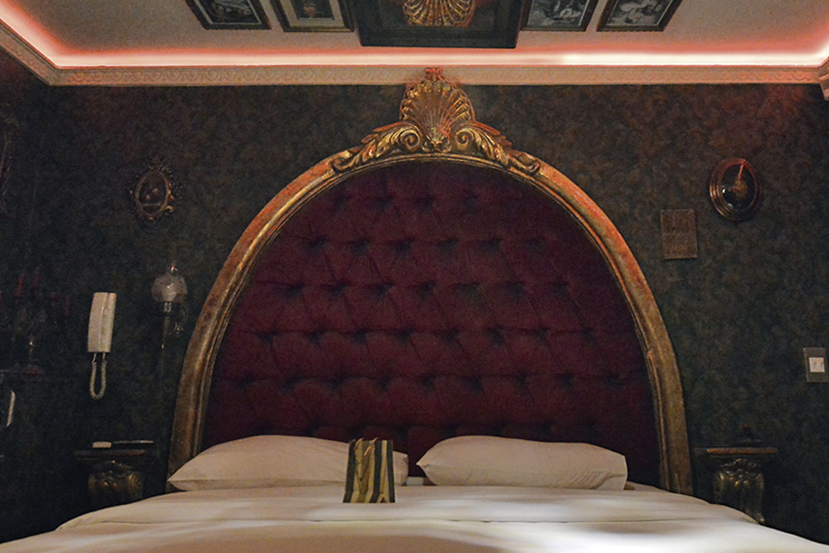 Habitación Conde Tepes en Ocho Art : MotelNow