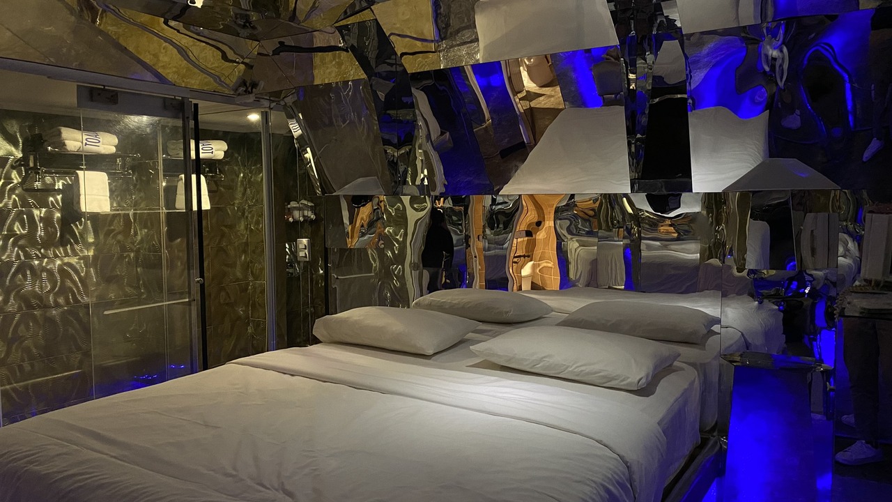 Habitación Espejos en Ocho Art : MotelNow