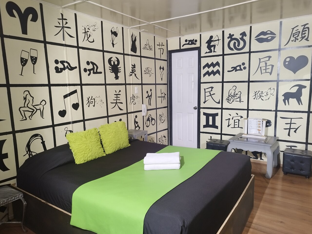 Habitación Enigma en Zeus : MotelNow