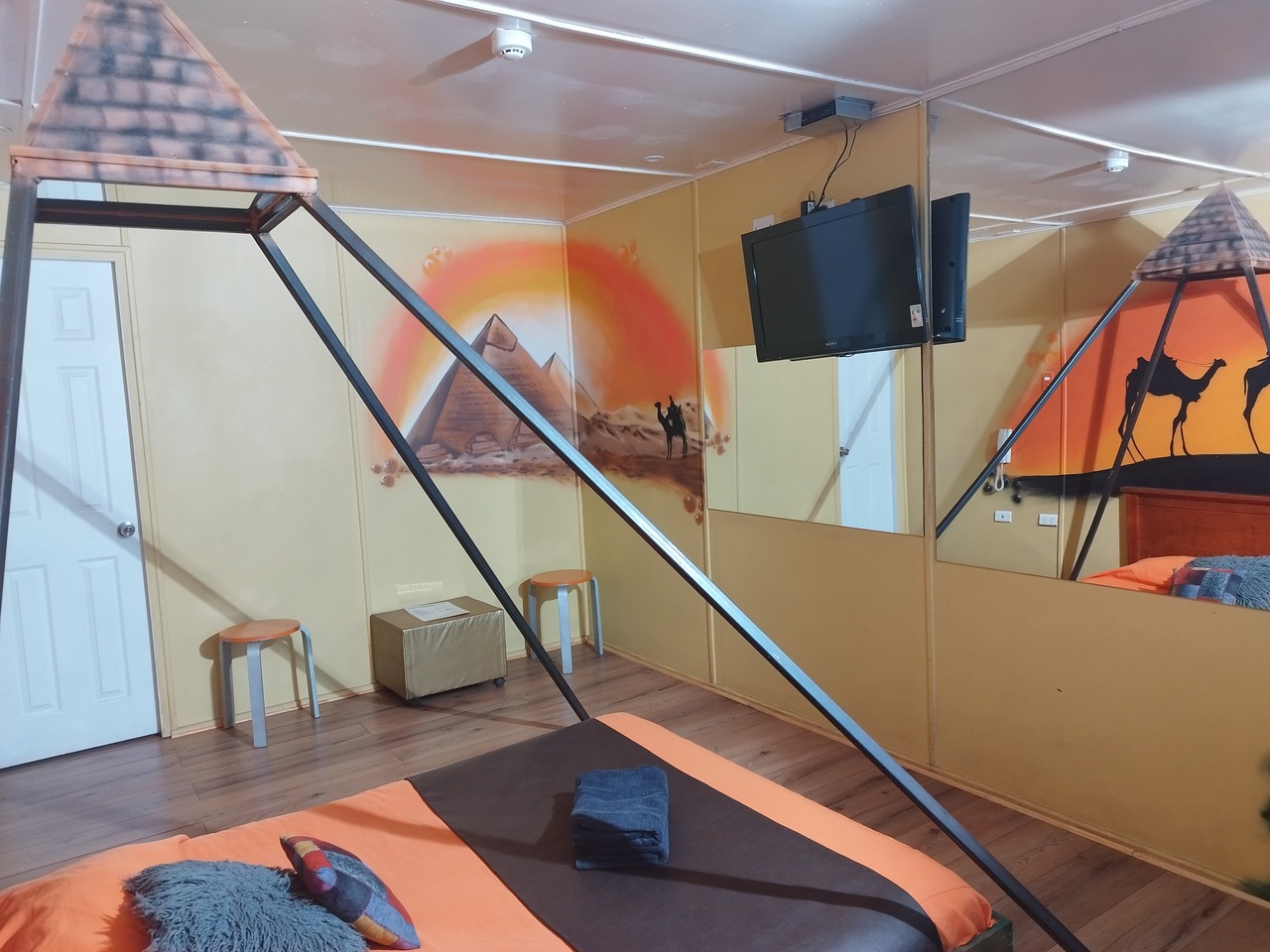 Habitación Osiris en Zeus : MotelNow