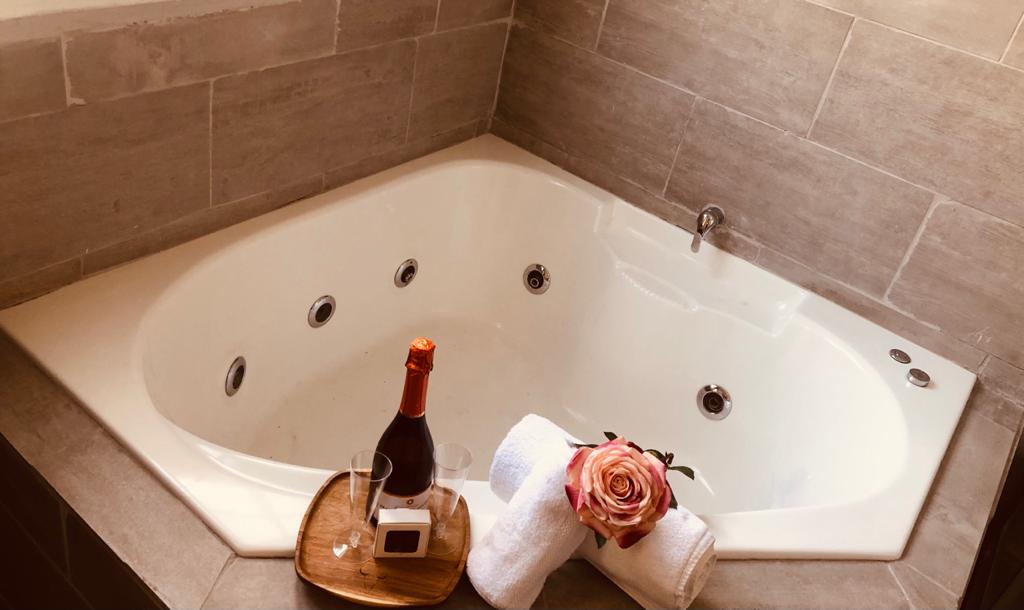 Habitación Jacuzzi en Hotel Bellavista : MotelNow