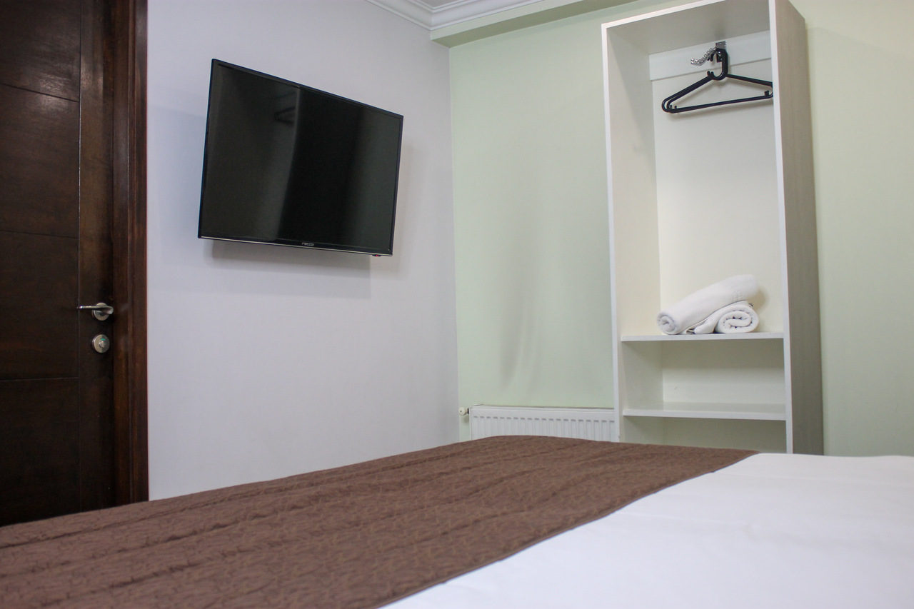 Habitación Matrimonial en Hotel Elisa Cole : MotelNow