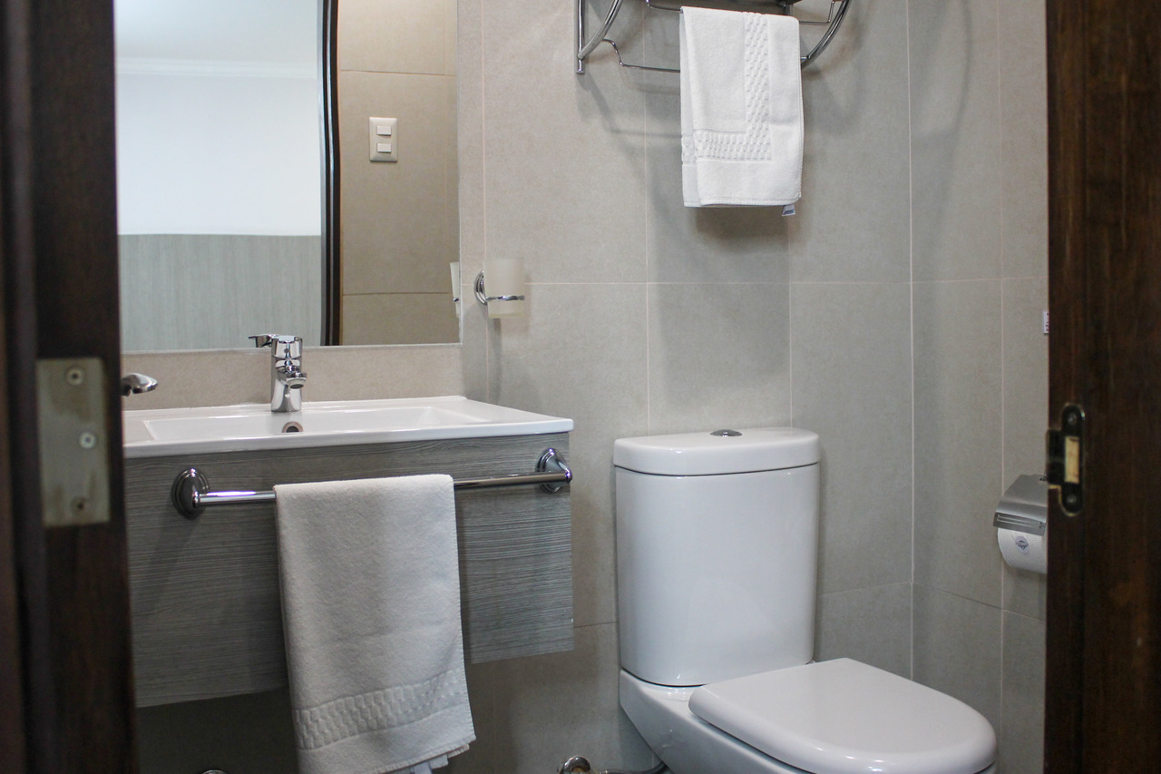 Habitación Matrimonial en Hotel Elisa Cole : MotelNow