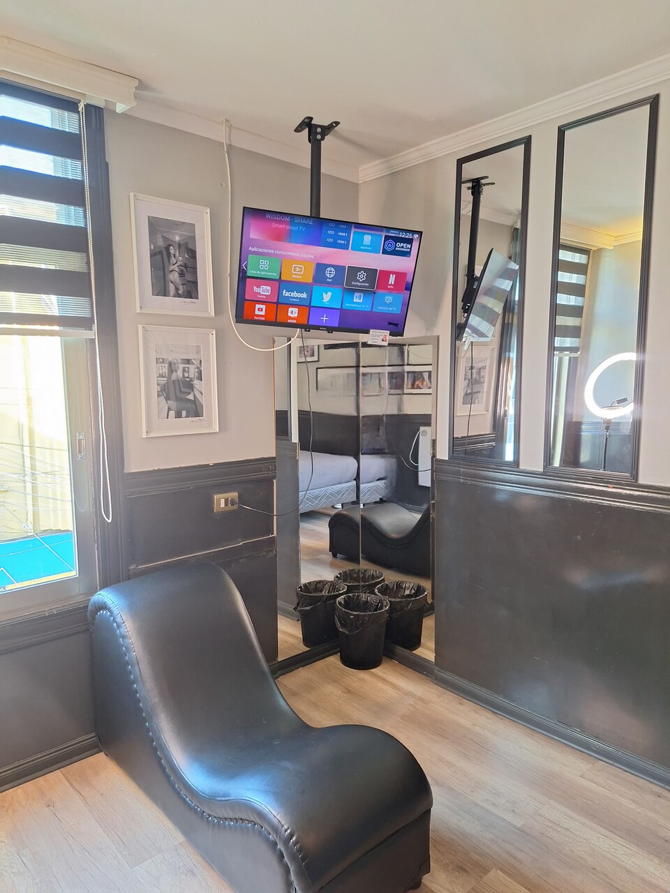 Habitación Estudio Fotográfico en Hotel Asturias : MotelNow