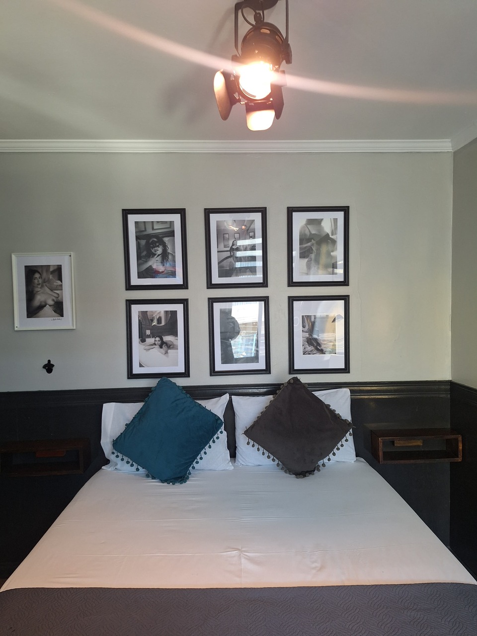 Habitación Estudio Fotográfico en Hotel Asturias : MotelNow