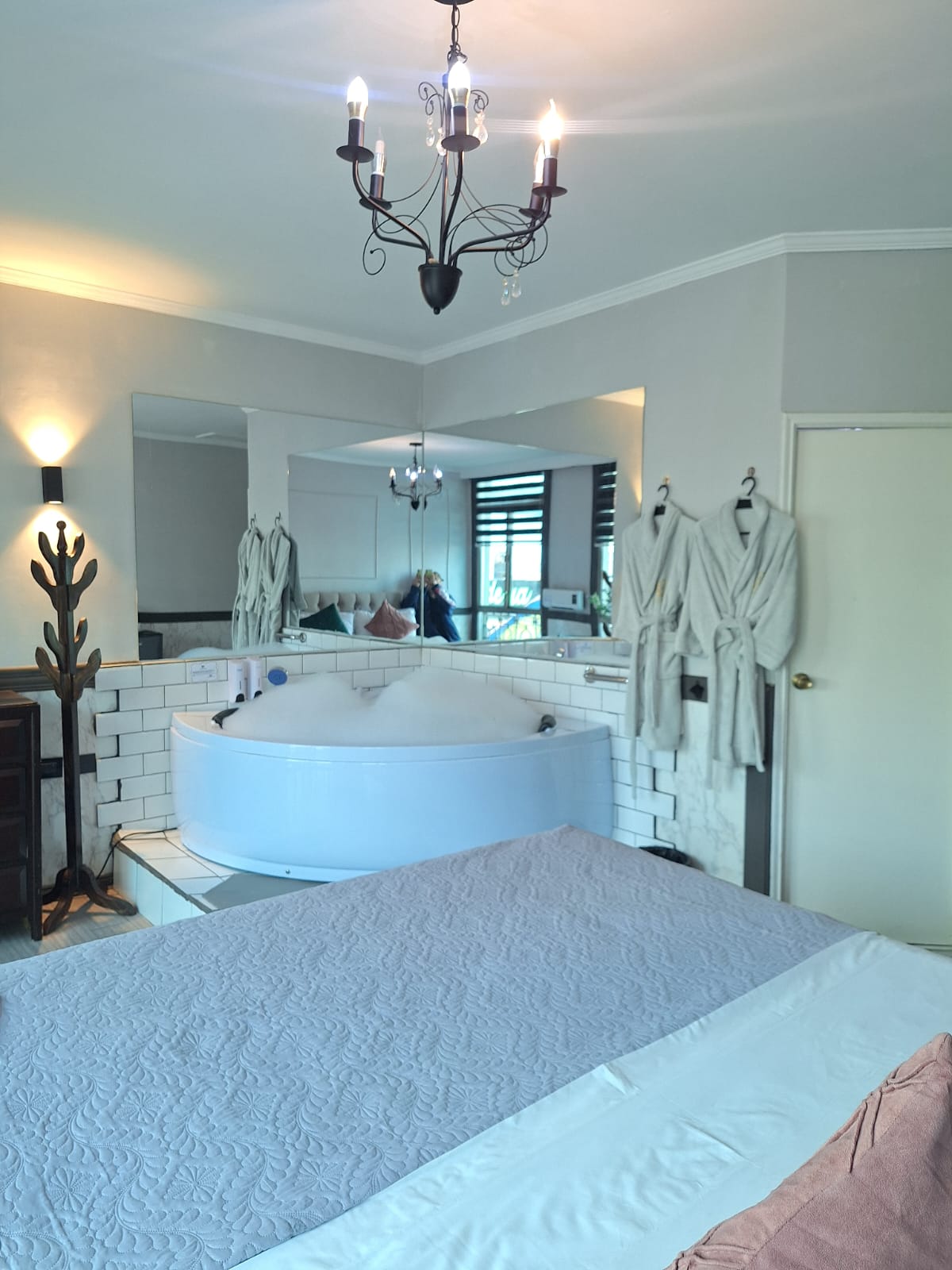 Habitación Suite Jacuzzi en Hotel Asturias : MotelNow