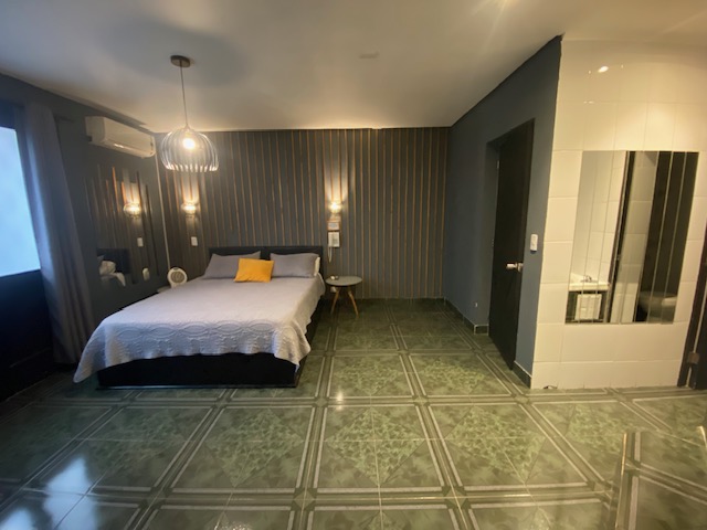 Habitación Jacuzzi en Hotel Prat Corte Suprema : MotelNow