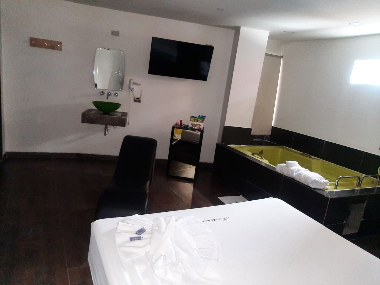 Habitación Jacuzzi en Amatista Suite  : MotelNow