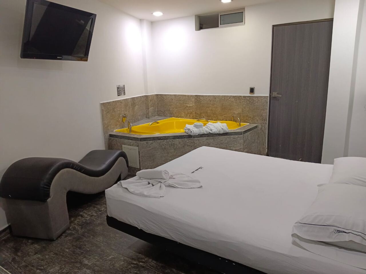 Habitación Jacuzzi en Amatista Suite  : MotelNow