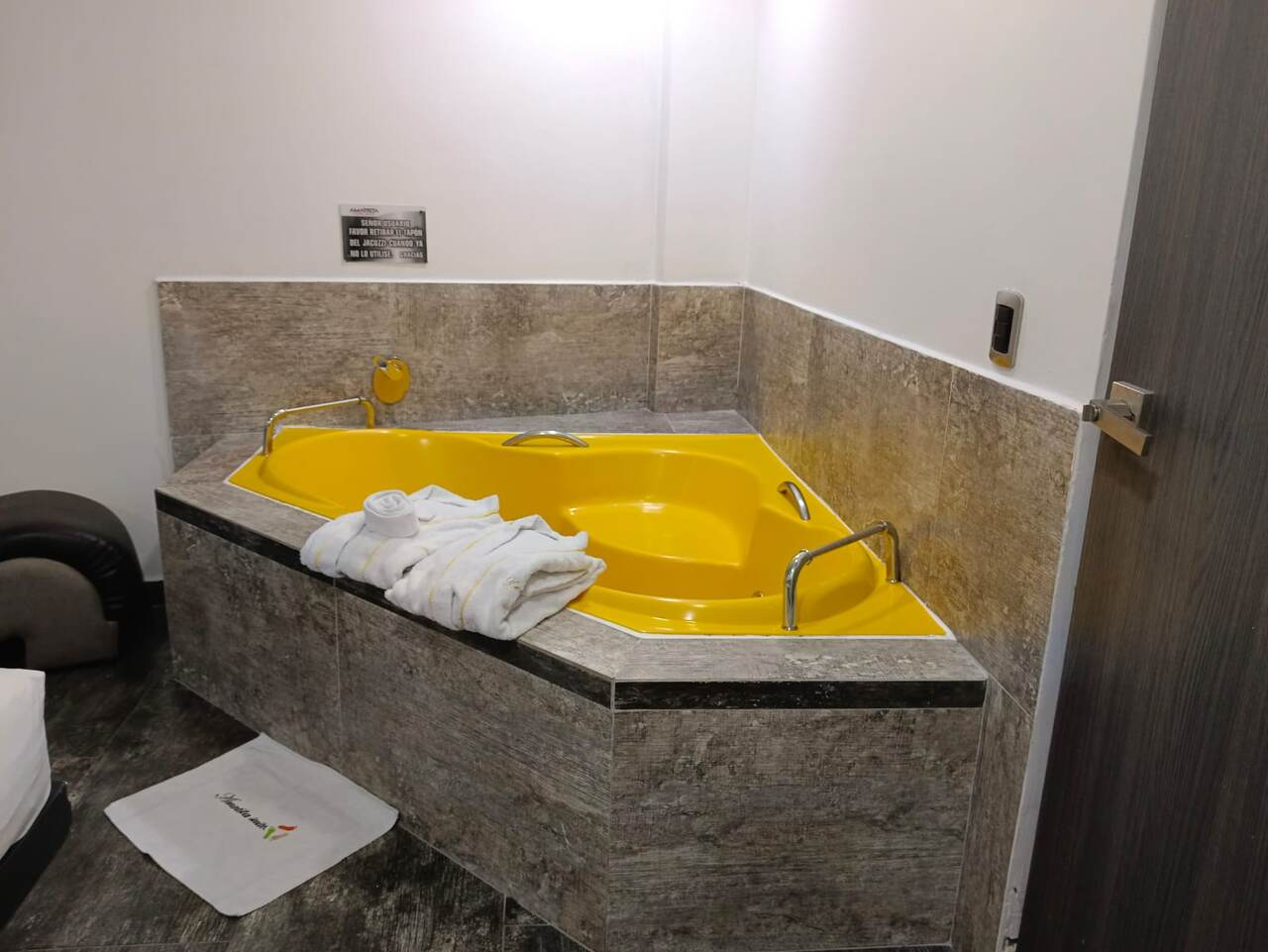 Habitación Jacuzzi en Amatista Suite  : MotelNow