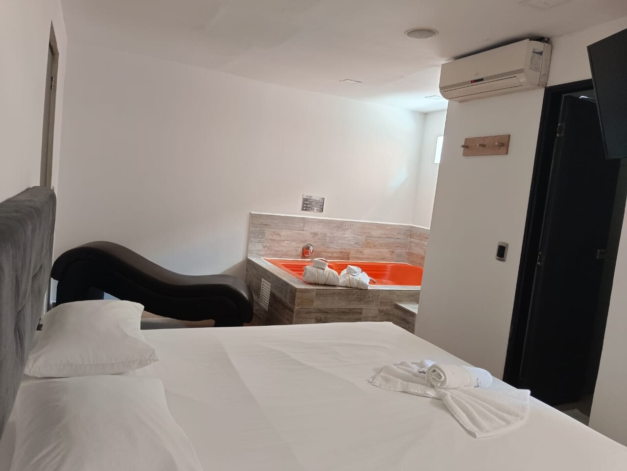 Habitación Bañera en Amatista Suite  : MotelNow