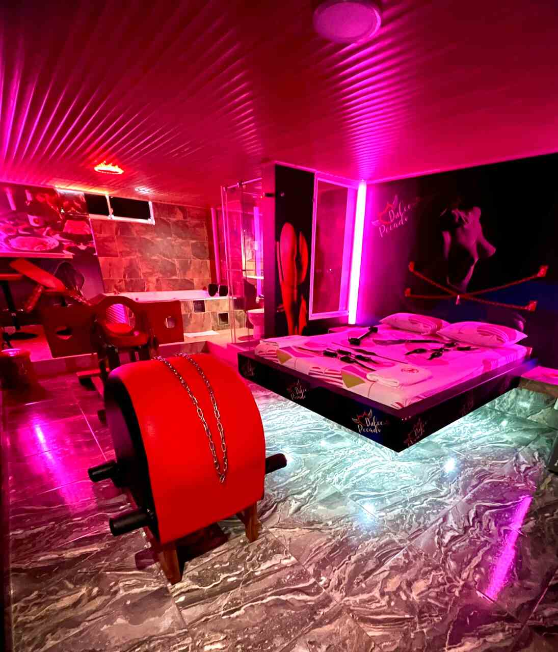 Habitación Jacuzzi eróticas en Suite 25 : MotelNow
